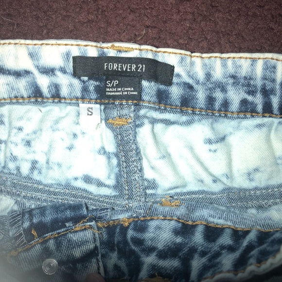 Shorts - Picture 2 of 3